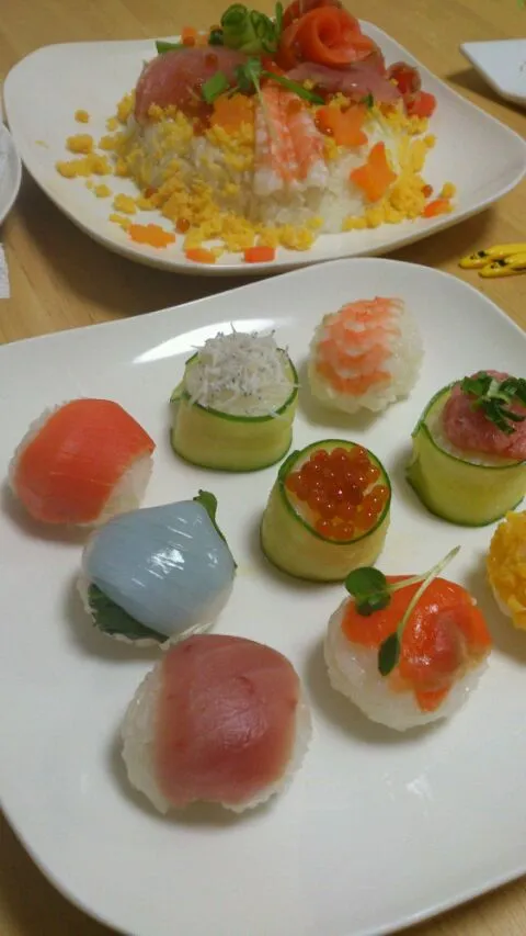 Snapdishの料理写真:雛祭りなのでお寿司(*^^*)|あゆみさん