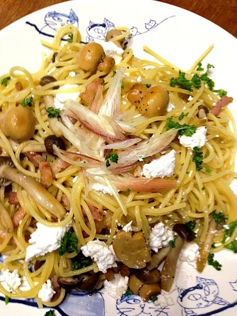 カッテージチーズとキノコ、パンチェッタの柚子胡椒パスタ🍝|ぺぽりさん