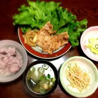 Snapdishの料理写真:生姜焼き・キャベツの漬物・もやしのナムル・味噌汁・ご飯|risaccoさん