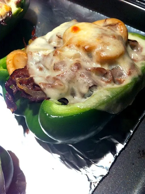 Philly Cheese Steak Stuffed Peppers|Danielle MacNeilさん