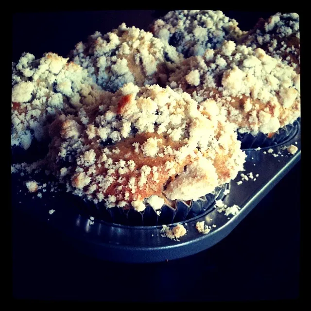 Snapdishの料理写真:Blueberry Streusel with Crumb topping muffins|Mrs. Beagleさん