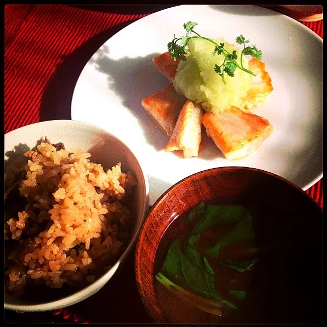 ハラス焼 茸炊き込みご飯 ほうれん草のお味噌汁|ゆりさん