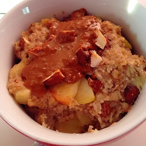 Apple-Banana oatmeal with almonds and crunchy speculoos butter on top|Rianneさん