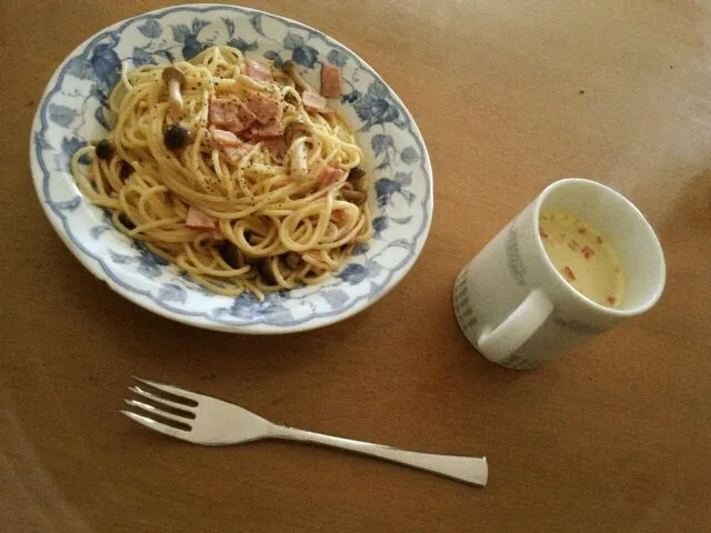 Snapdishの料理写真:きのことベーコンのバター醤油パスタ|まるさん