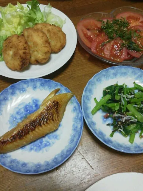 Snapdishの料理写真:おからのナゲット、トマトのサラダ、菜花のお浸し|京子さん