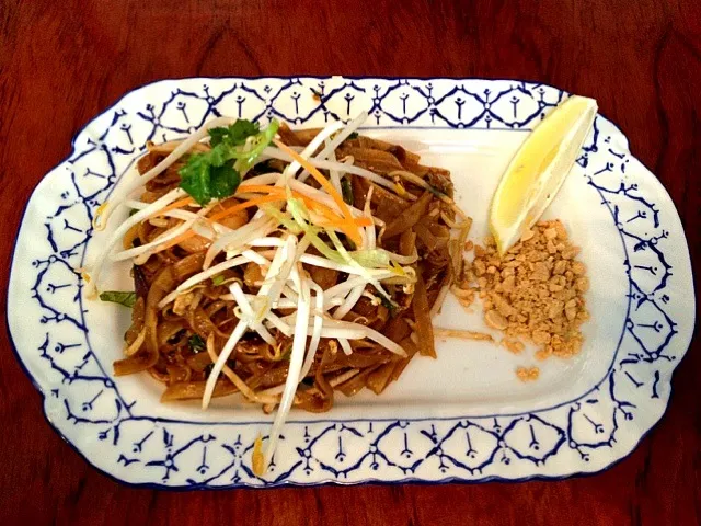 Snapdishの料理写真:Pad Thai|charmaine leongさん