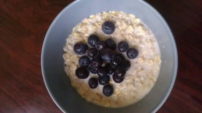 oatmeal and blueberries|staphanyさん