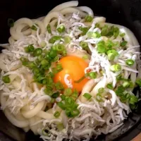 Snapdishの料理写真:釜玉しらすうどん|あおいさん