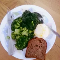 Snapdishの料理写真:egg , broccoli , spinach|deliciousさん