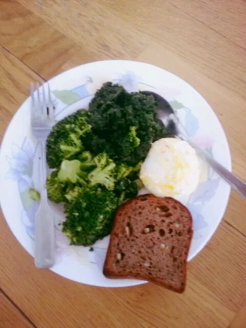 egg , broccoli , spinach|deliciousさん