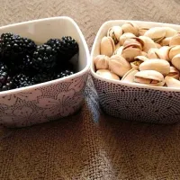 Pistachios and Blackberries|rosieさん