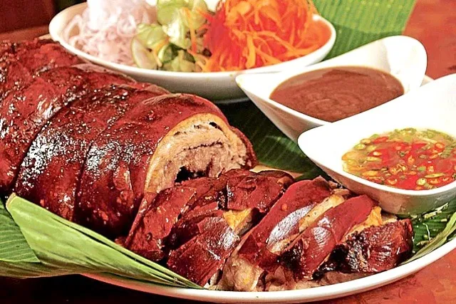 Philippines famous pork LECHON|lorreignさん