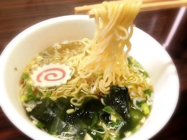 エースコック 柳麺屋 鶏がら醤油ラーメン|ぬぬ。さん