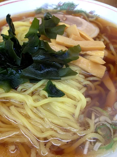 日替わり定食。醤油ラーメン。        柏駅周辺立ち食い食事処😋|KAZUTOさん