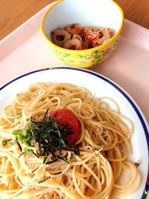 明太子とじゃこのパスタ+蓮根と竹輪のきんぴら¥350|hazukiさん