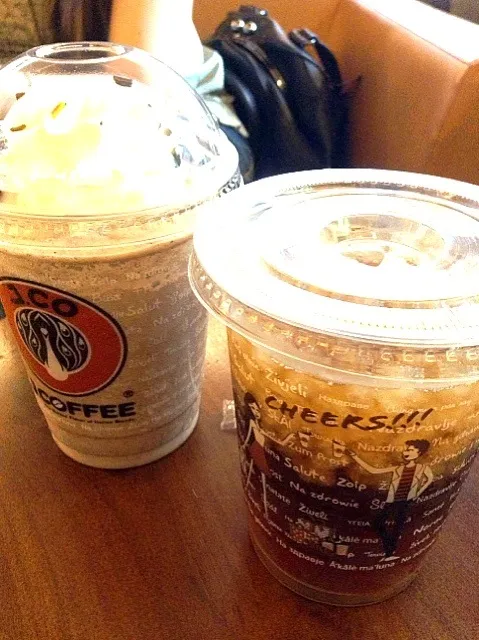 Jco icedtea and choco berryfrappe|neil christian bagasalaさん