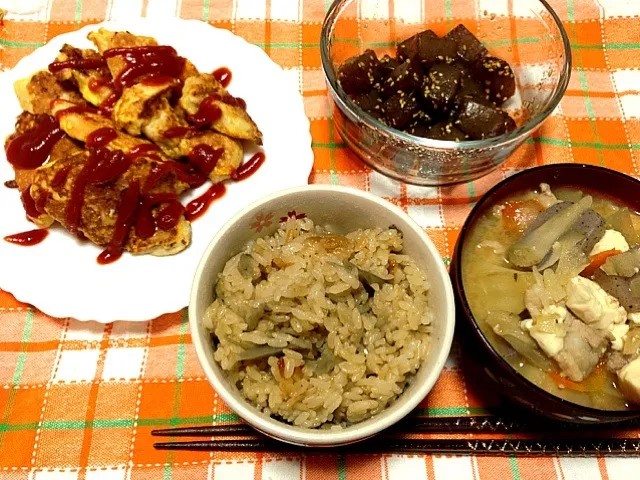 チキンピカタ！こんにゃく炒め煮！豚汁！いつかのカキご飯！|まっすぅさん