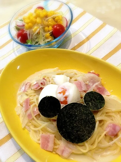 Snapdishの料理写真:豆乳カルボナーラとサラダ|うっちーさん