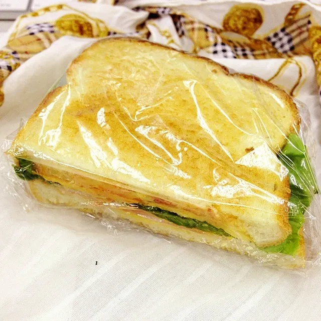 お昼はサンドイッチ(＾ｰ^)ノ☆|ながはま@okinawa58's sandwichさん