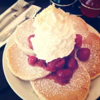 Snapdishの料理写真:PANCAKE by Eggs'n Things|s@yuriさん