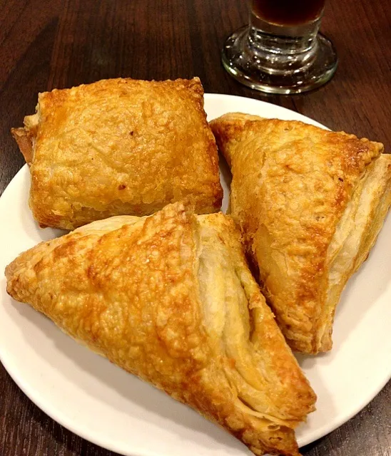 Chicken curry pie, hard work!|SuperNuj Jutamasさん