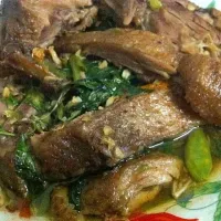 Spicy fried duck with basil leaves(ผัดกระเพราเป็ด)|chayaneeさん