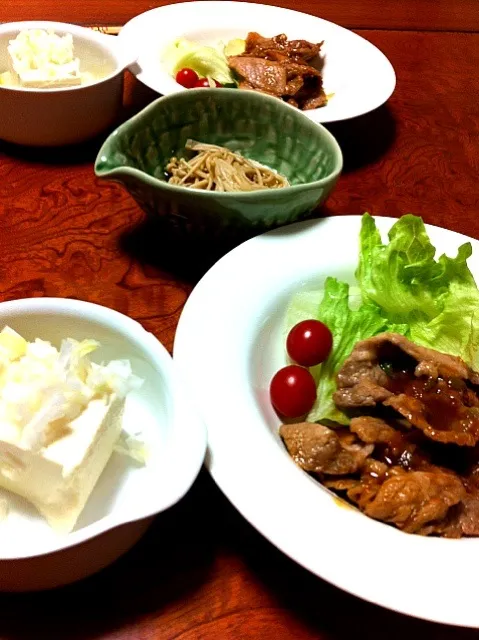 Snapdishの料理写真:トンテキ風焼肉と簡単えのきとサンラータン風スープ♡|ヒロジュンさん