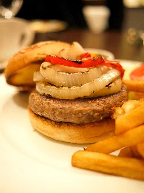 グリルベジタブル&ホットチリソースバーガー|イノウエシンゴさん