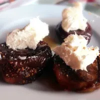 Kaymaklı İncir Tatlısı / Fig dessert with clotted cream|banu senelさん