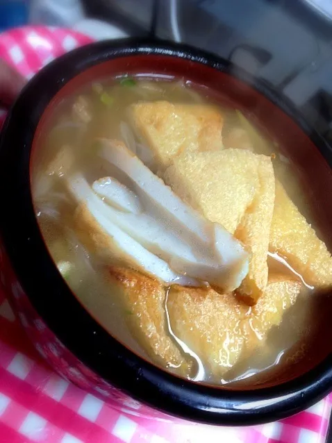 Snapdishの料理写真:焼ききつねうどん。ネギは、白いとこ|ハルさん