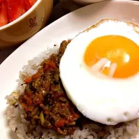 Snapdishの料理写真:ドライカレー作りました！|さとみさん