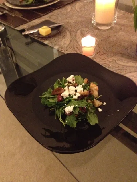 Arugula, balsamic Onions, Goat Cheese and Candied Walnuts|Christine pavelkaさん