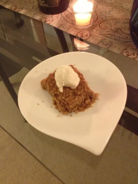 Apple Pie Bar with Vanilla Ice Cream|Christine pavelkaさん