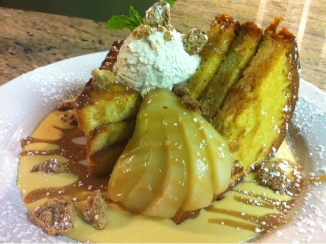 Poached pear French toast|jason ledeeさん