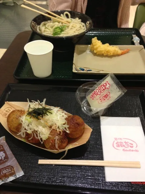 Snapdishの料理写真:たこ焼き うどん|ももさん