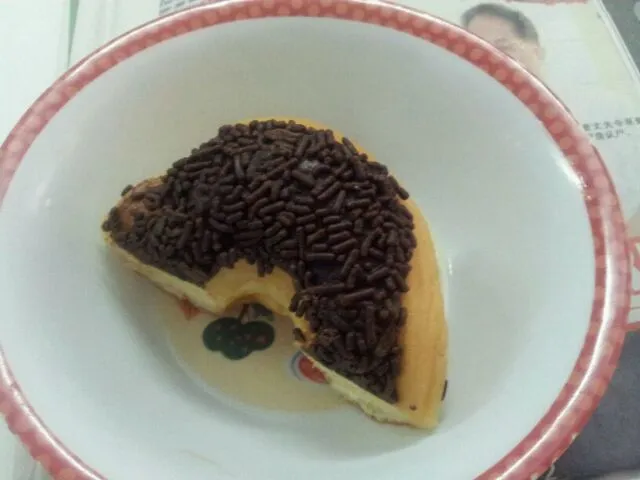 CHOCOLATE SPRINKLE DONUT|Tingyiさん