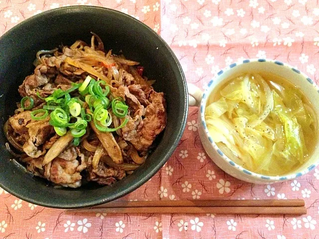 Snapdishの料理写真:牛丼＆キャベツスープ|ありささん