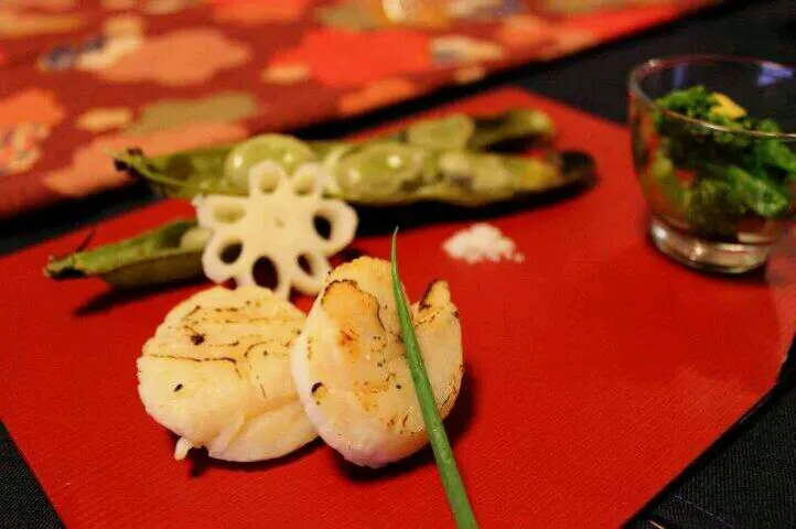 自宅でお雛祭りをしました。焼き空豆・炙りホタテ・菜の花の辛子和え|kteさん