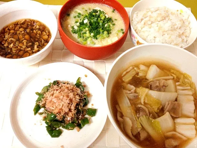 白菜と豚肉のうま煮
ピーマンのおひたし梅風味
ピリ辛なめこ
豆腐とえのきのかき玉スープ
玄米入りごはん|こなつさん