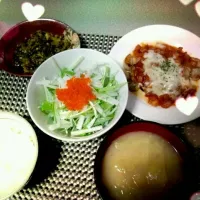 Snapdishの料理写真:ポークケチャップのチーズのせ　大根と水菜のサラダ　セロリの佃煮|海野知香さん