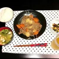 肉じゃが・ほうれん草とベーコンのバター炒め・お味噌汁|k'mamaさん