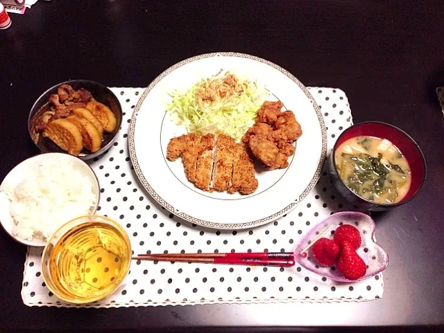 トンカツ・唐揚げ・大根の甘辛煮・お味噌汁・イチゴ|k'mamaさん