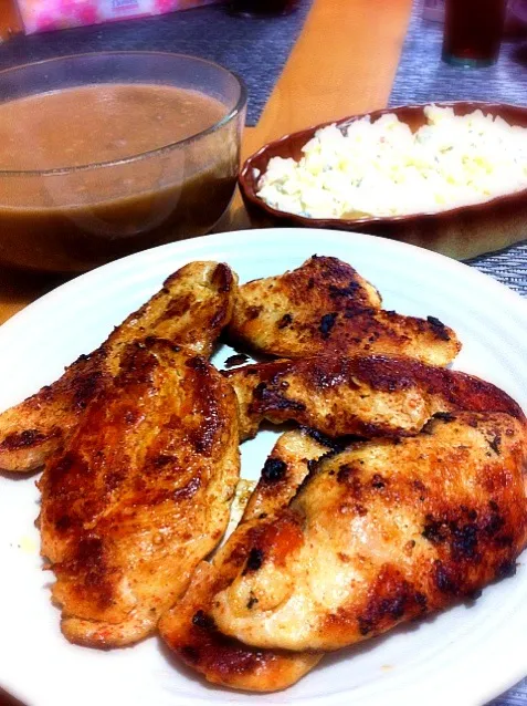 Snapdishの料理写真:Filé de Frango Grelhado, feijão fresquinho, salada de maionese!!!!|lucia inoueさん