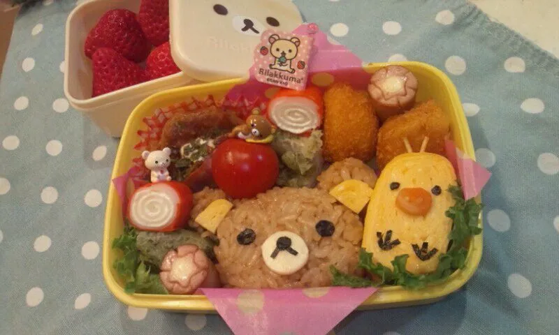 Snapdishの料理写真:リラックマとキイロイトリ弁当(*^^*)|yokoさん