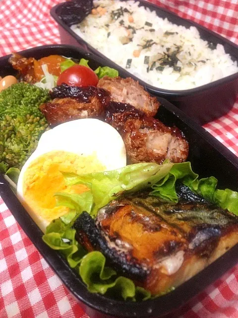 Snapdishの料理写真:3/8鯖塩焼き＆えのきの豚肉巻弁当|yoshimiさん