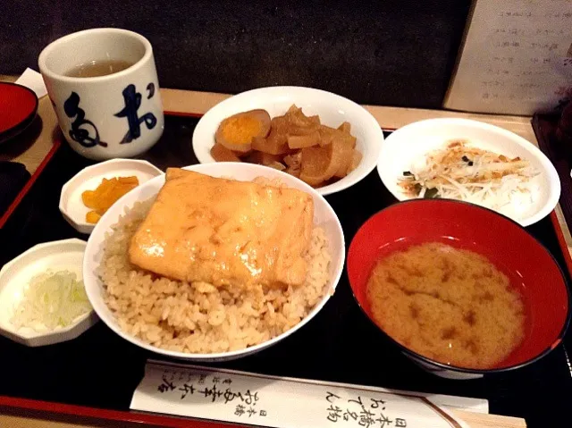 とうめし定食|ボールおかっさん