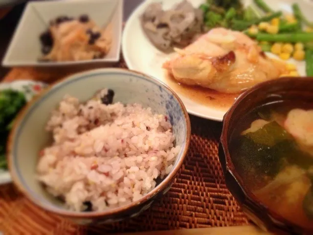 ありがとう金曜日！鶏胸肉ソテーに野菜のおかずいろいろ。|松浦有里さん