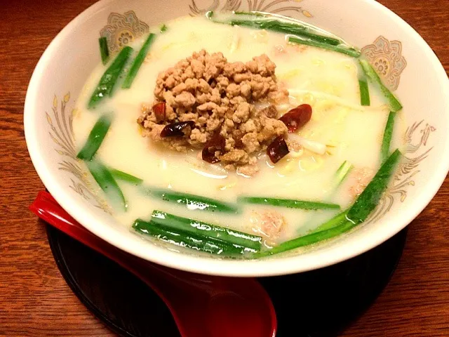 Snapdishの料理写真:豚骨台湾ラーメン|chocoさん