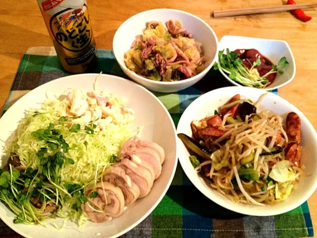 春キャベツとヤリイカのローズマリー風味。生ハムロールチキン。鶏肝刺生姜醤油。アルトバイエルと野菜の塩だれ炒め。|naoさん