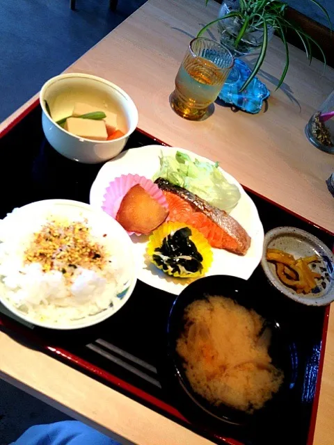 ワンコインランチ( ´ ▽ ` )ﾉ|伍龍やすさん